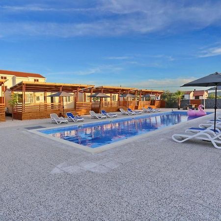 Poolside Mobile Home Turanj Exterior foto
