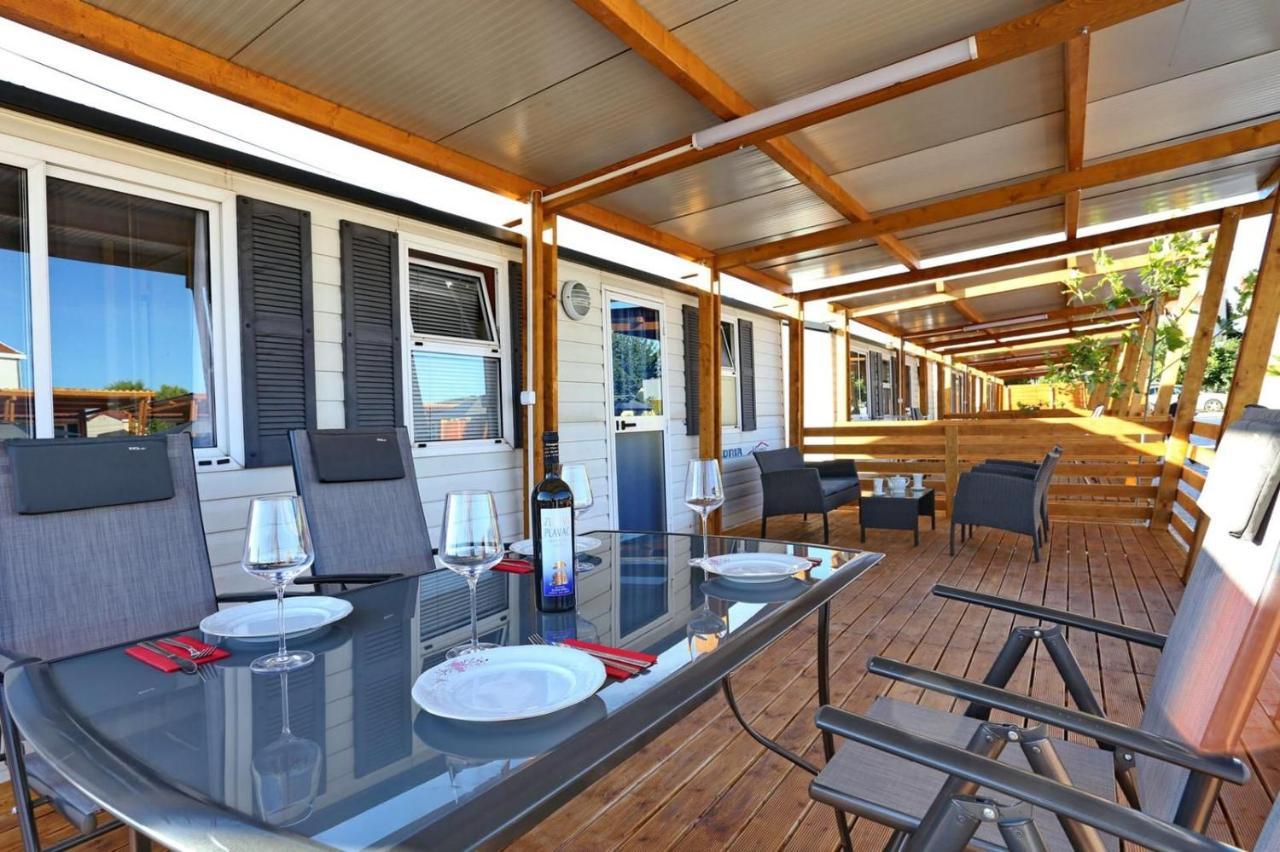 Poolside Mobile Home Turanj Exterior foto