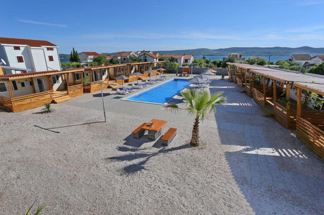Poolside Mobile Home Turanj Exterior foto